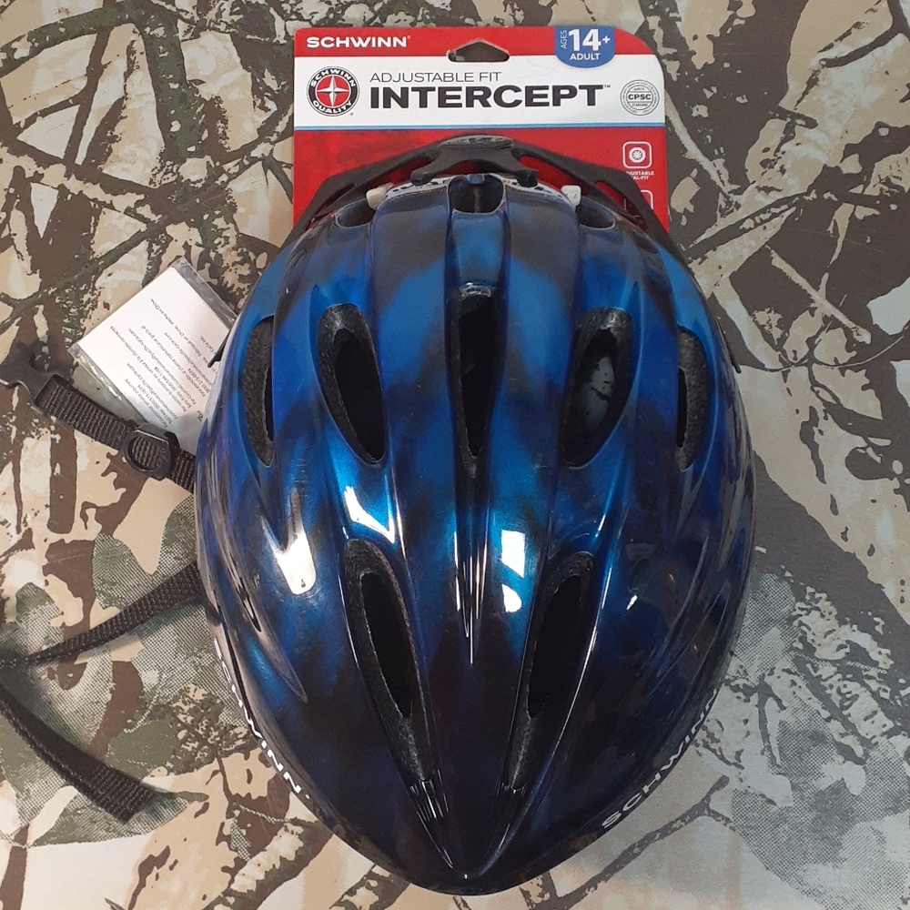 Adjustable fit bike helmet